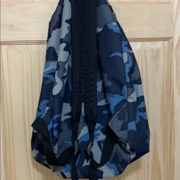 Dickies Blue Camo Vintage Backpack & pencilcase - Picture 5 of 5